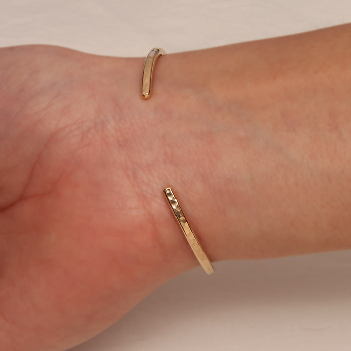 14k Yellow Gold Filled Thin Hammered Cuff Bracelet (350cur.ygf)
